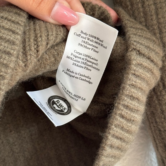 Everlane The Half Zip Sweater in Luxe Merino, Size Medium - Picture 8 of 9